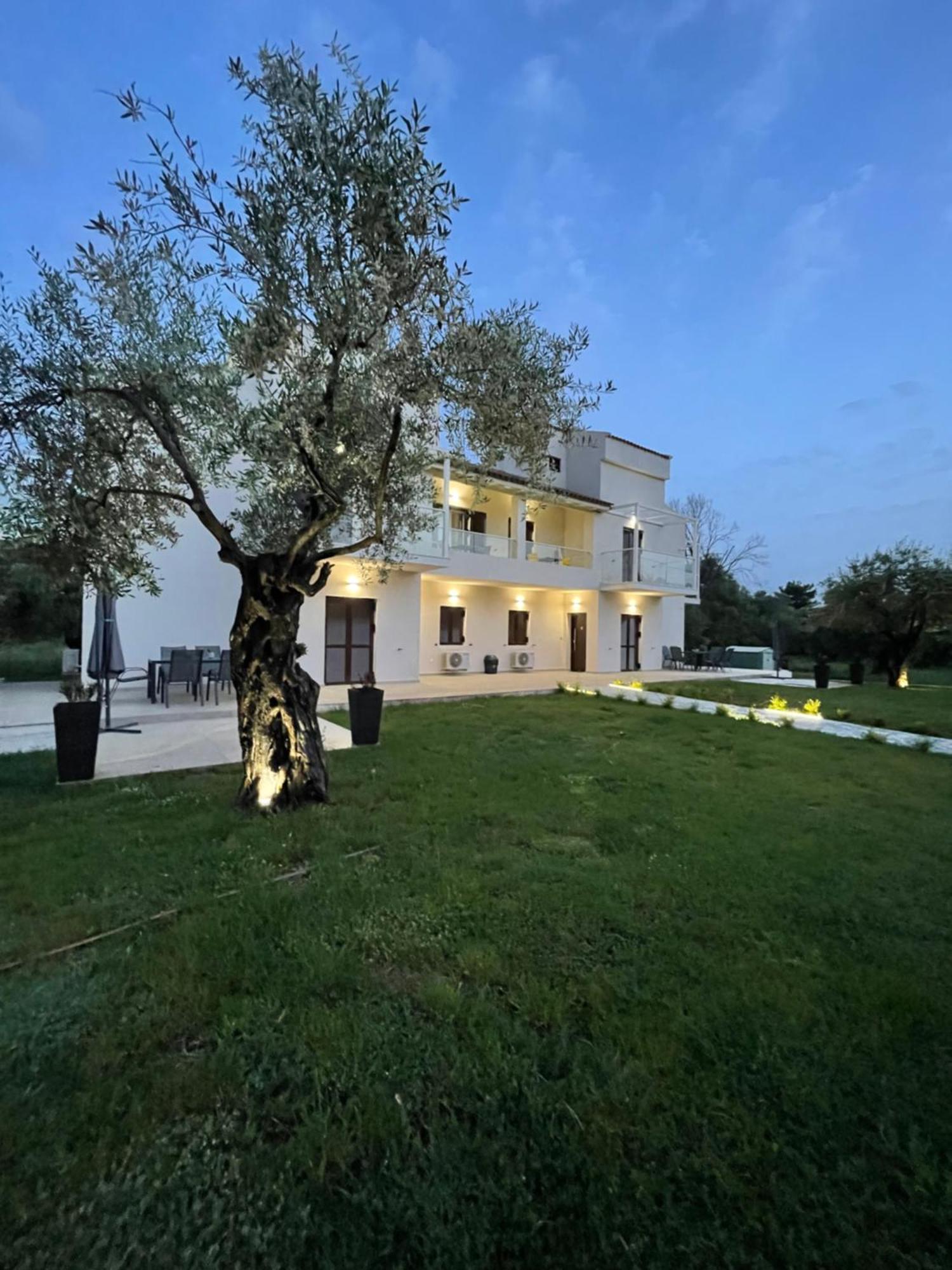 Villa Rodelia Roda  Room photo